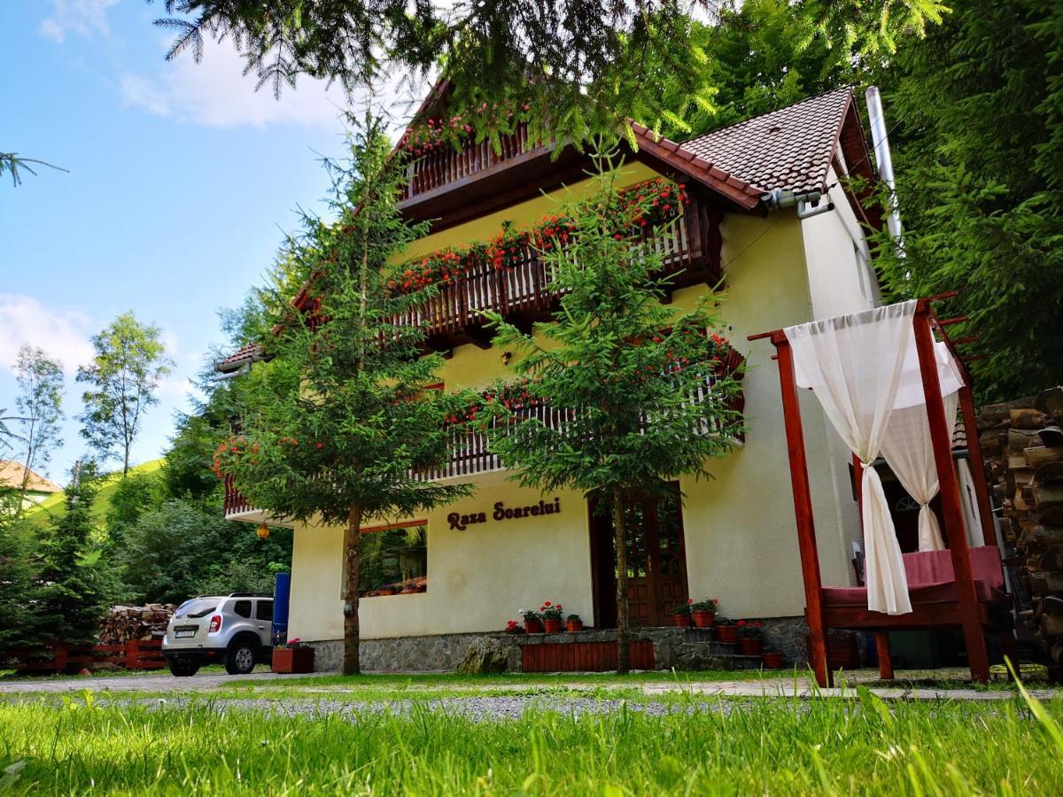 Raza Soarelui Hotel Moeciu De Sus Exterior photo