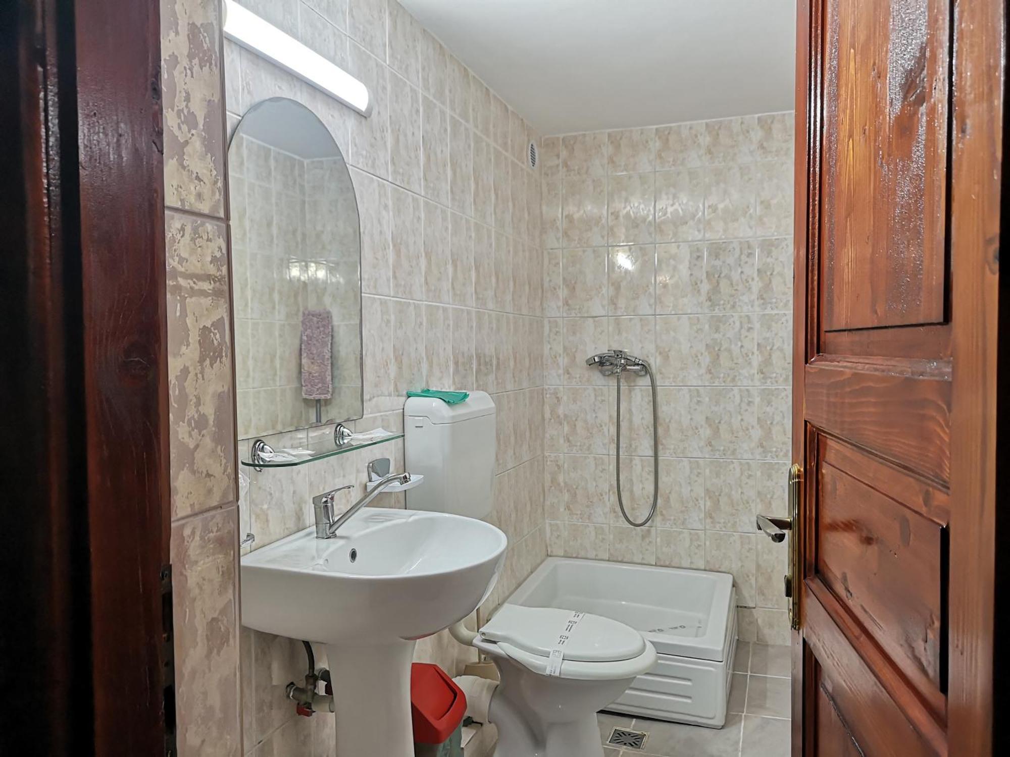 Raza Soarelui Hotel Moeciu De Sus Room photo
