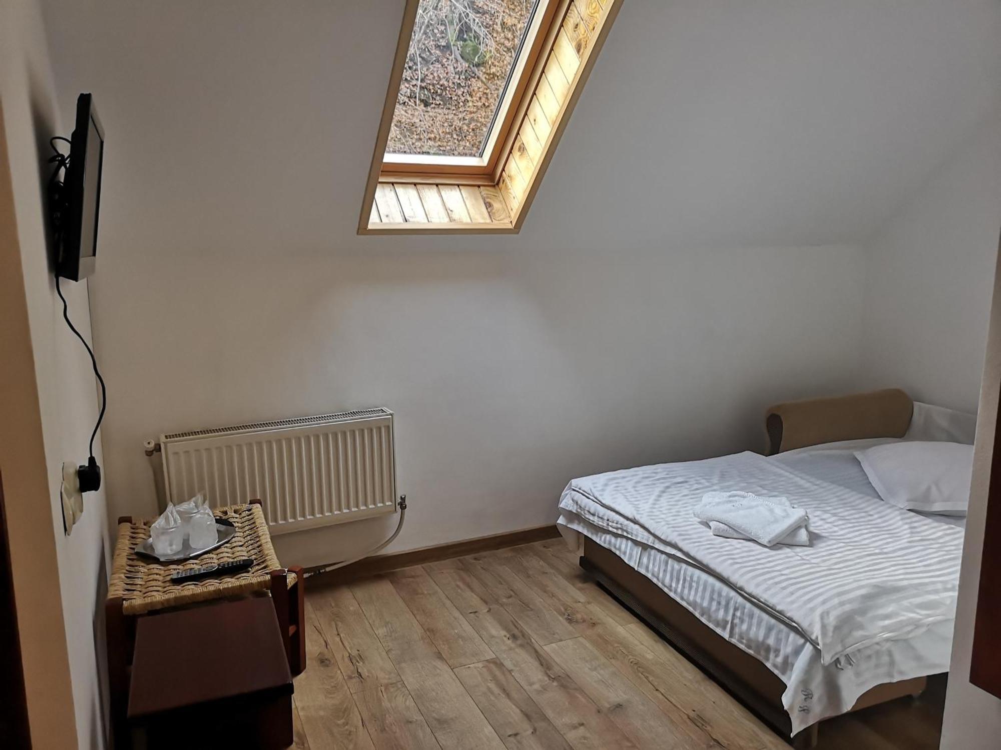 Raza Soarelui Hotel Moeciu De Sus Room photo